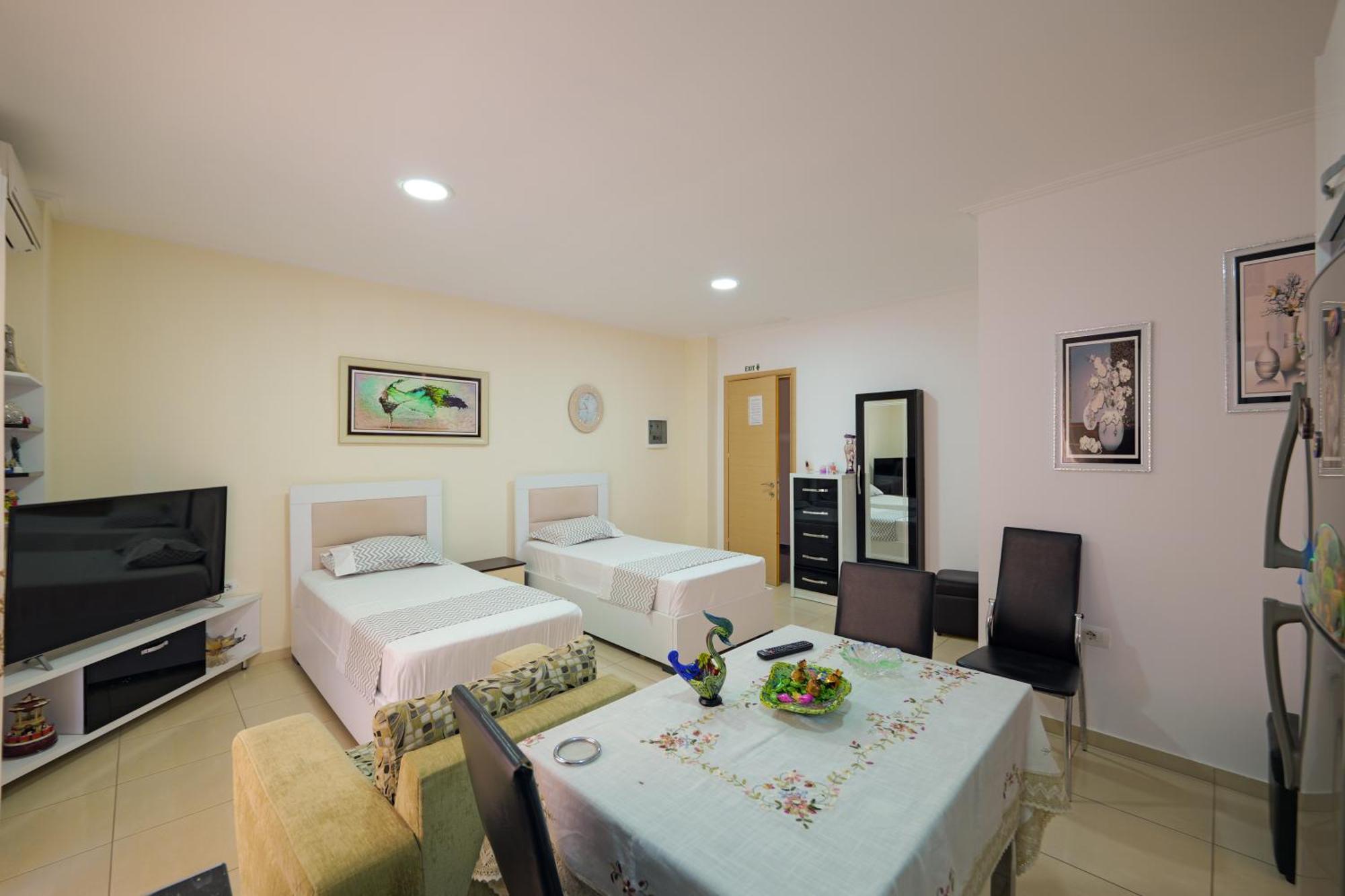 Hotel Chris Ксаміл Екстер'єр фото