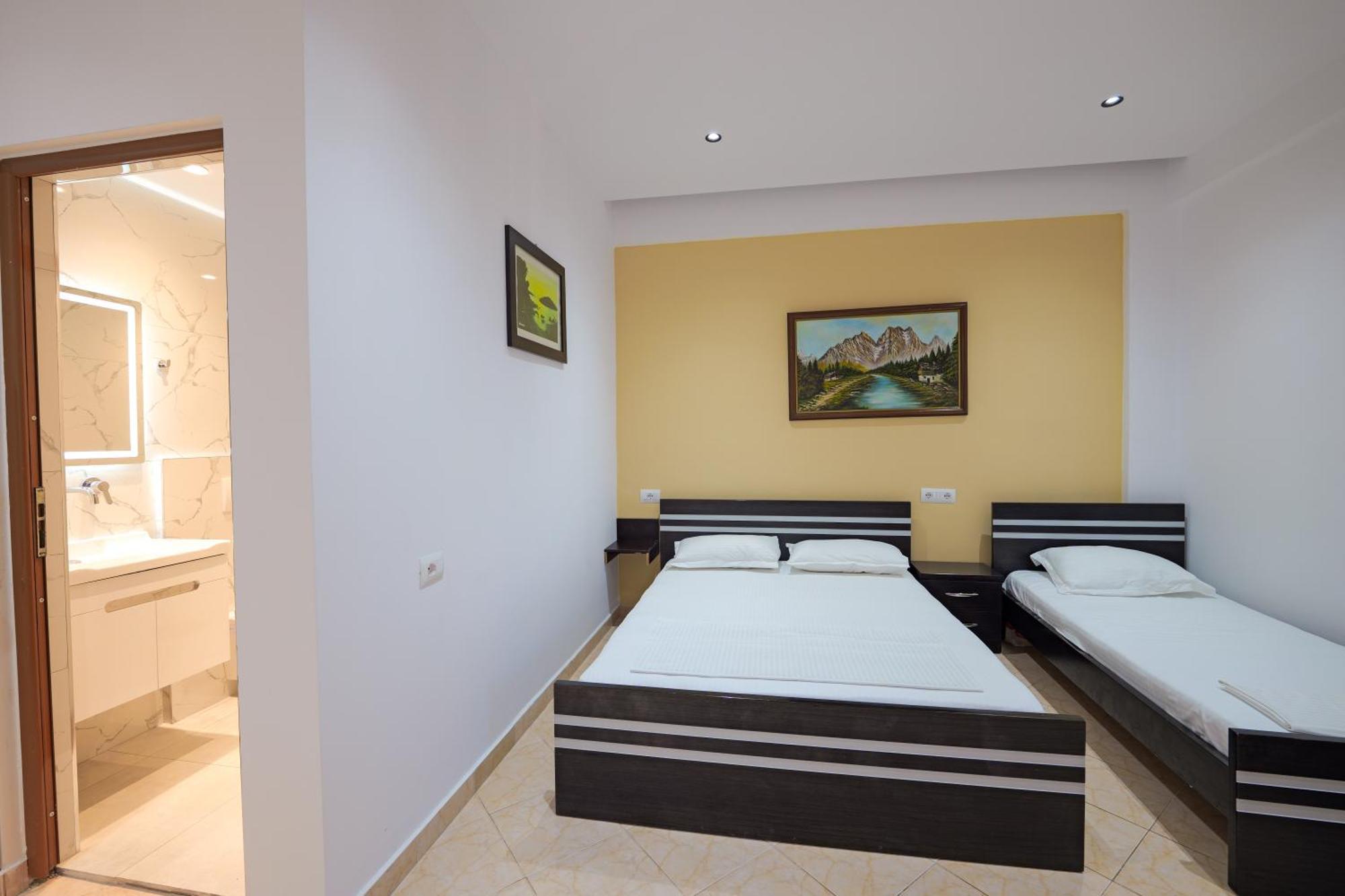 Hotel Chris Ксаміл Екстер'єр фото